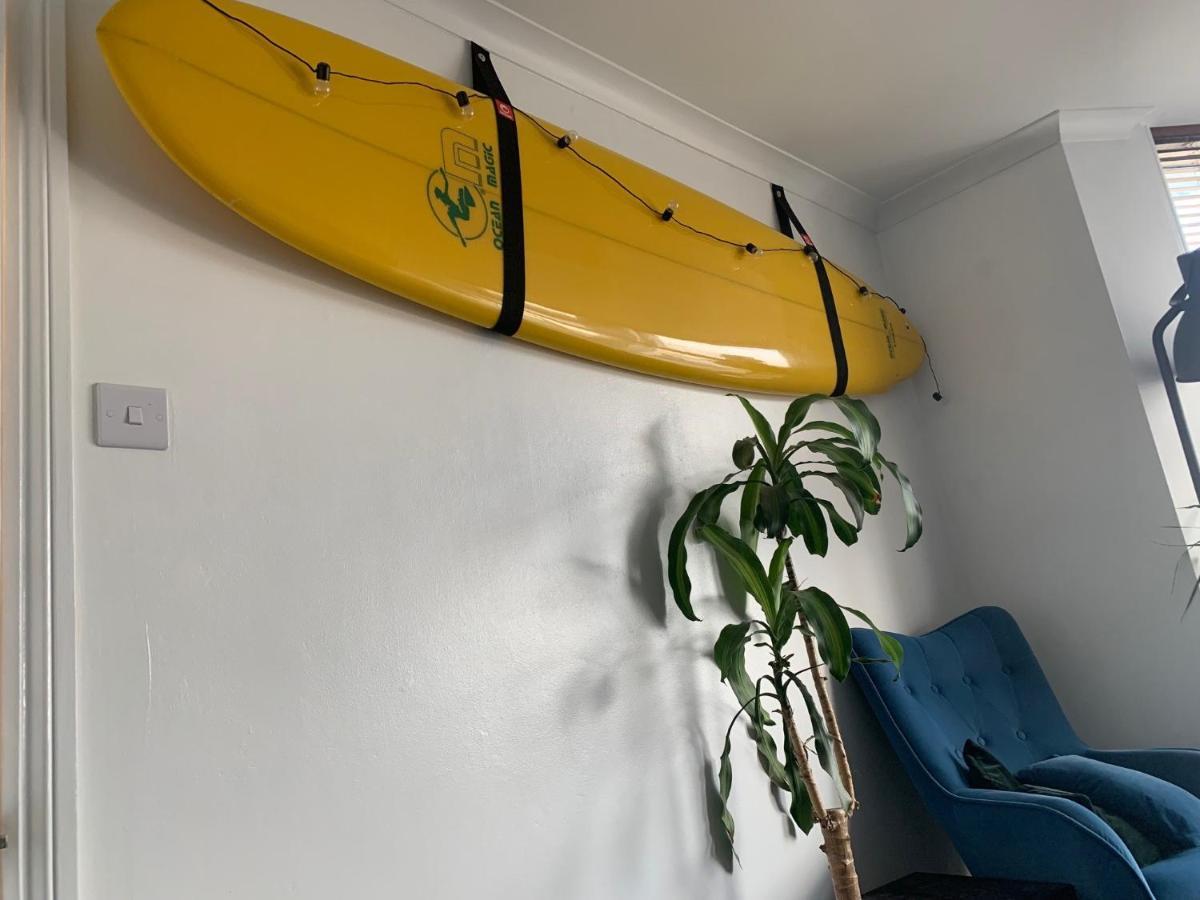 Sea Views With Large Deck One Bedroom Very Close To Beach And Town New Quay Exterior foto